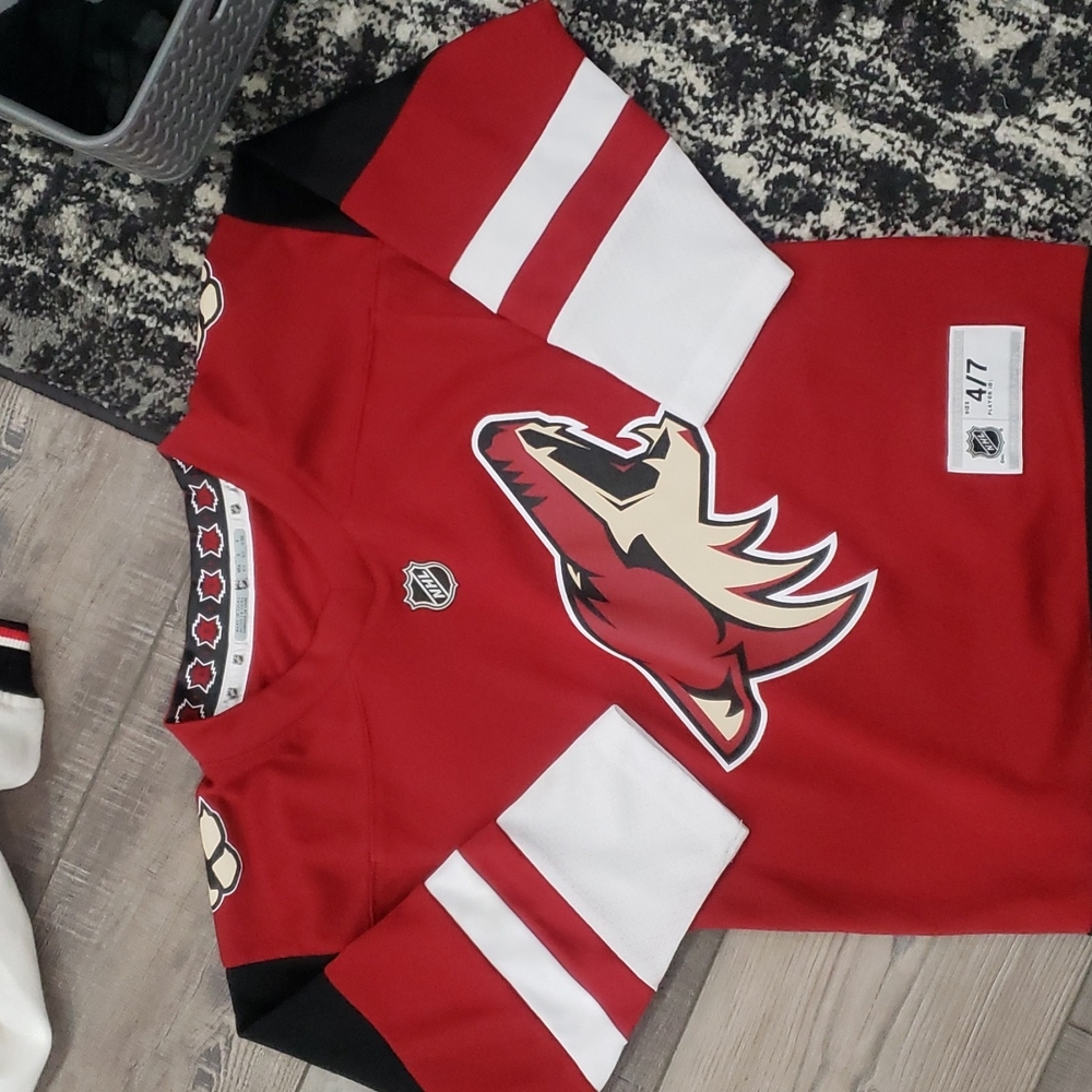NHL AZ jersey 4/7 youth - bought at arena
